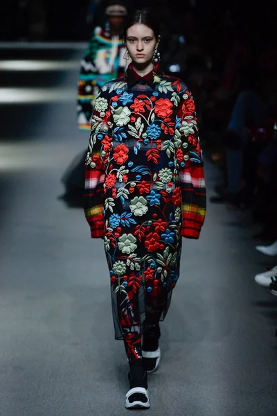 Look 5